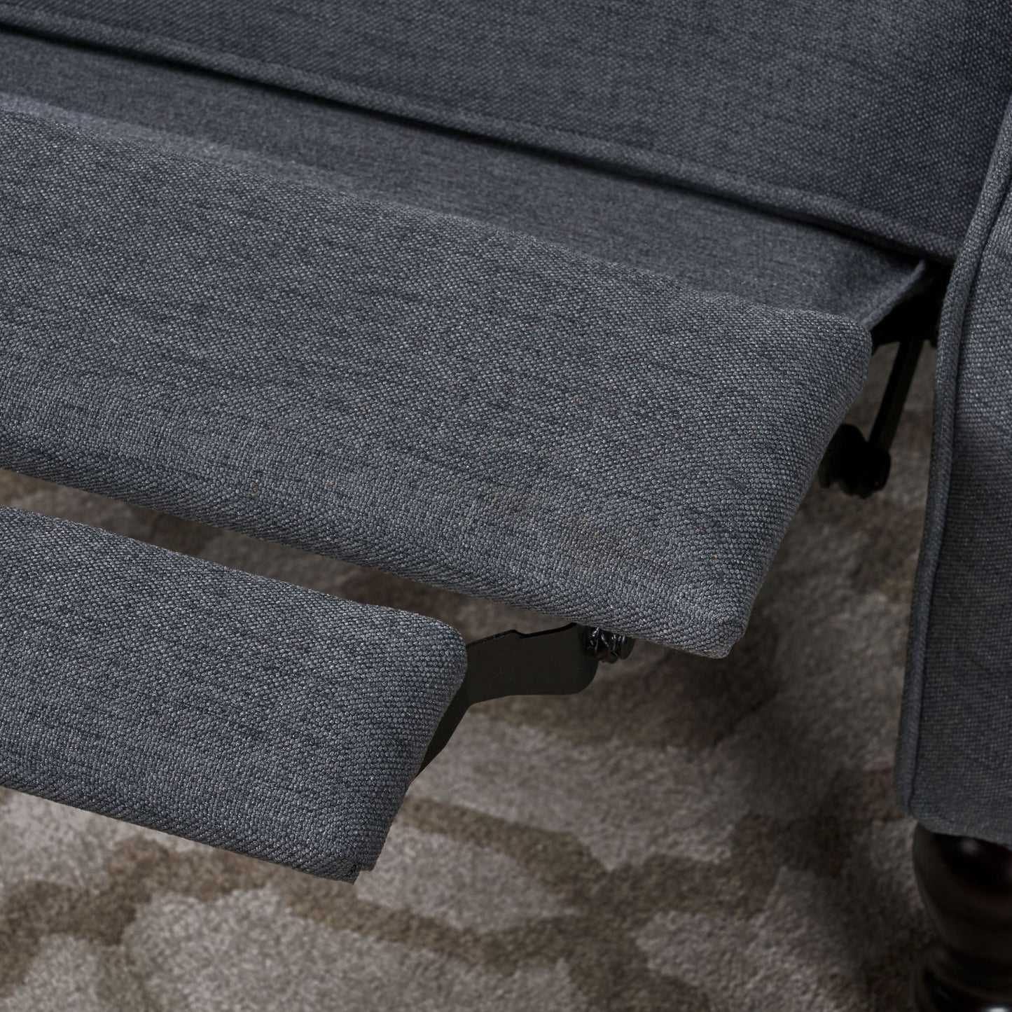 Fauteuil club inclinable à oreilles en tissu capitonné Walter par Christopher Knight Home