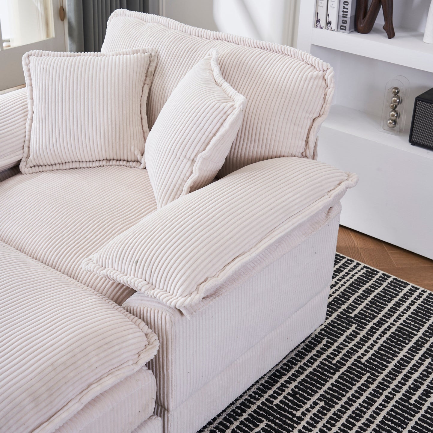 Canapé simple profond en velours côtelé blanc 59,3 po avec 2 coussins décoratifs et pouf pour le salon