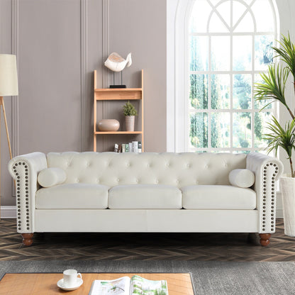 Canapé 3 places Chesterfield blanc capitonné 74,5 boutons avec têtes de clous et coussins pour le salon