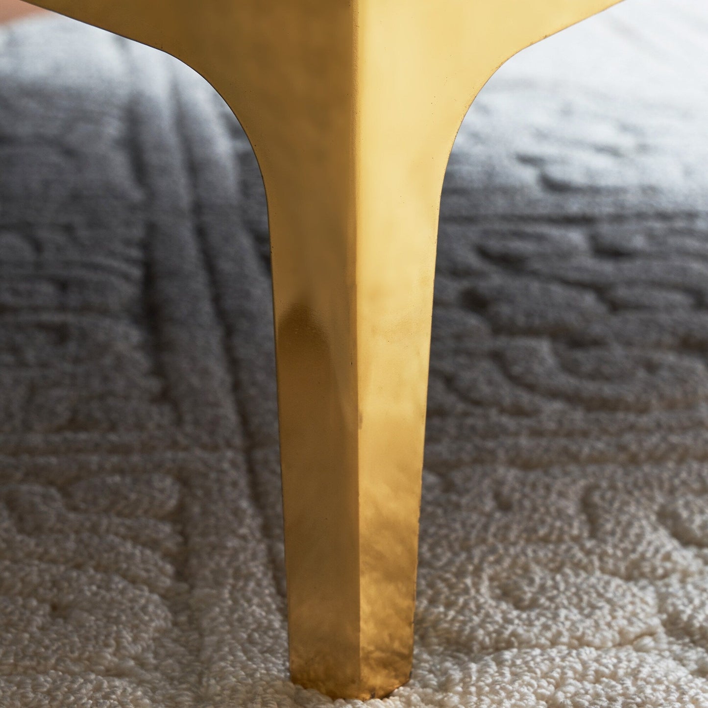 Canapé sectionnel 3 places en velours jaune 83 pouces, avec dossier et accoudoirs amovibles, coussins en mousse souple et pieds en métal.